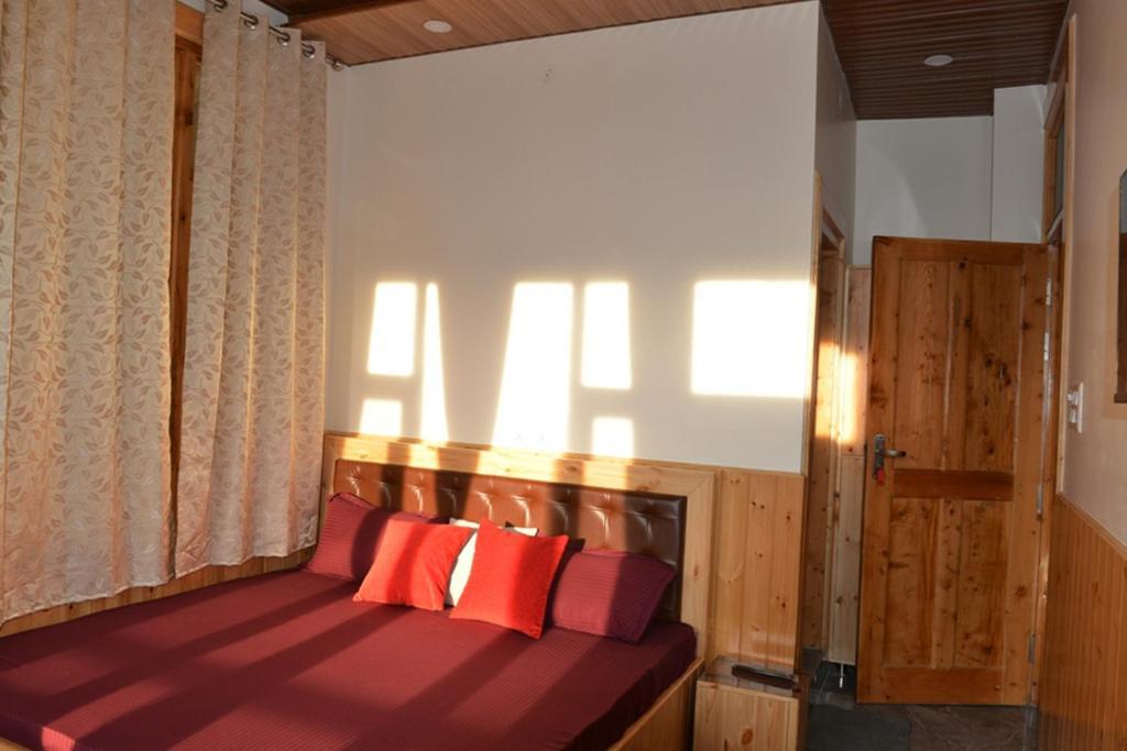 Tulip Flowing River View Hotel. Shamshi المظهر الخارجي الصورة