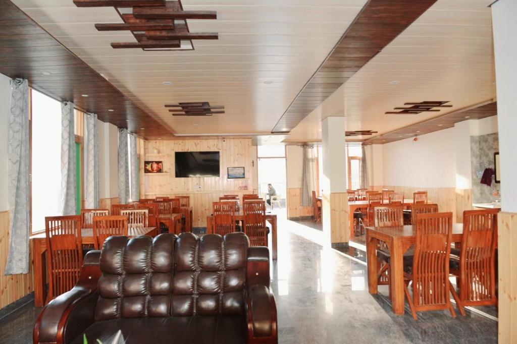 Tulip Flowing River View Hotel. Shamshi المظهر الخارجي الصورة